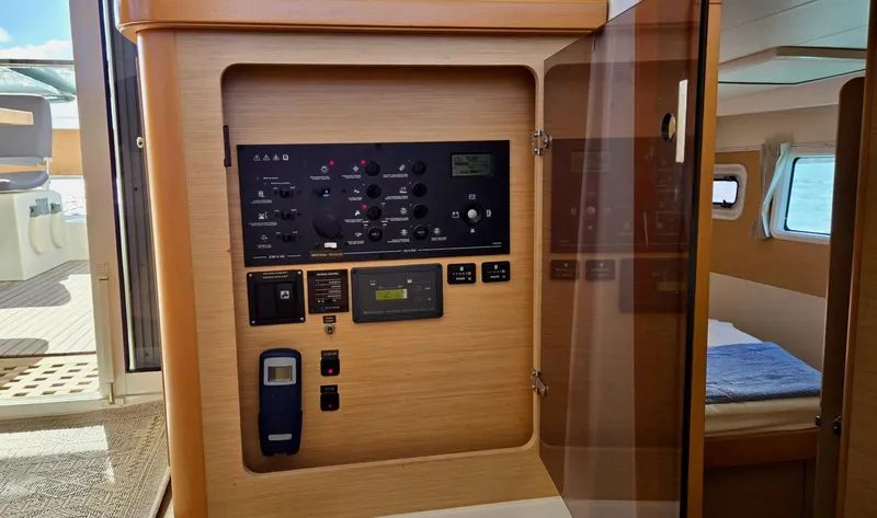 Alytes Yacht Photos Pics 