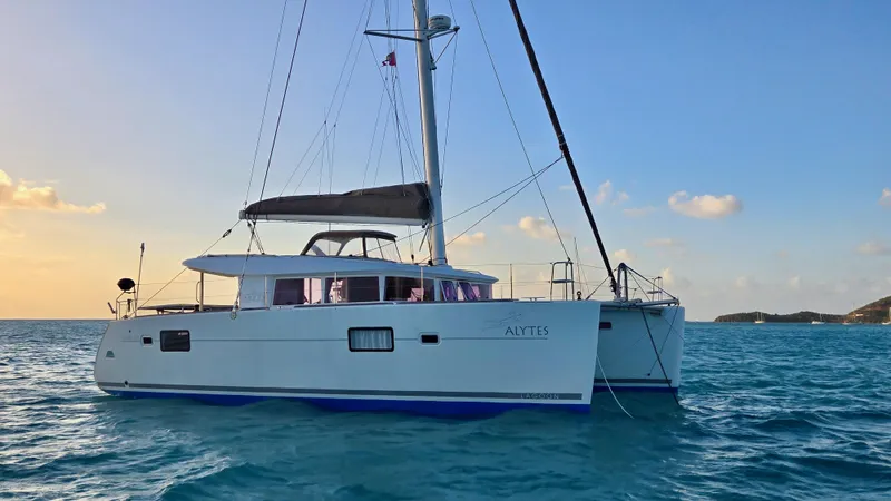 Alytes Yacht Photos Pics 