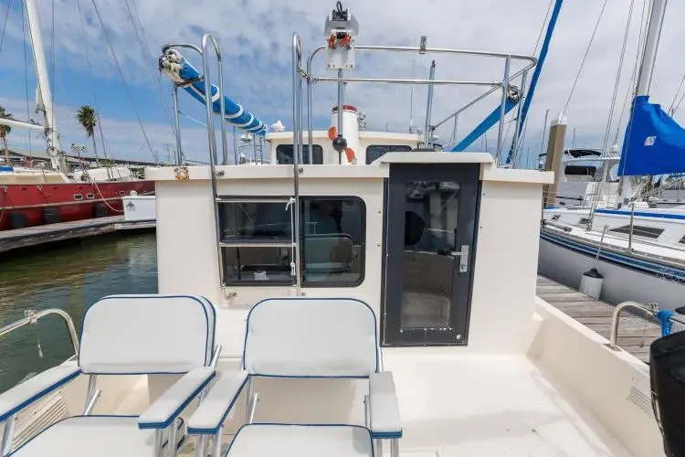  Yacht Photos Pics 2000 Nordic Tug 32 - Image 20