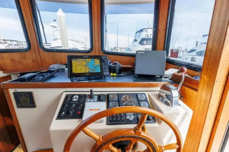  Yacht Photos Pics 2000 Nordic Tug 32 - Image 26