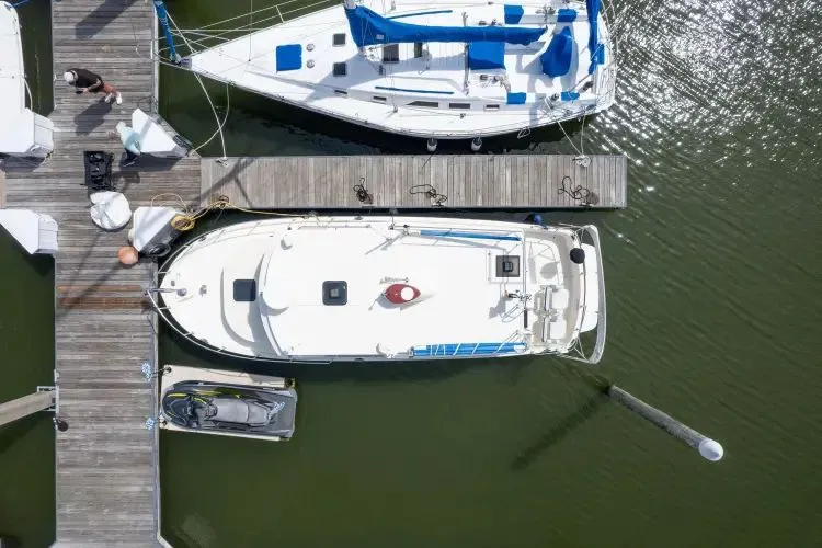  Yacht Photos Pics 2000 Nordic Tug 32 - Image 8