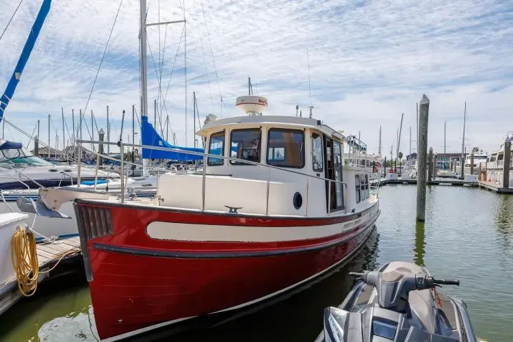  Yacht Photos Pics 2000 Nordic Tug 32 - Image 10