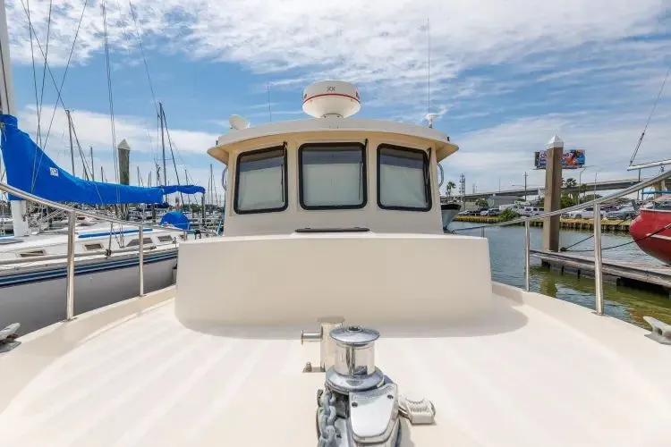  Yacht Photos Pics 2000 Nordic Tug 32 - Image 15