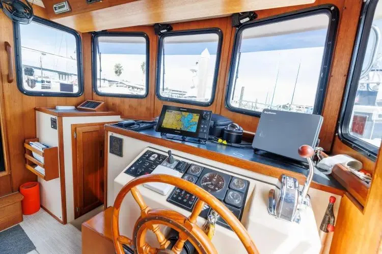  Yacht Photos Pics 2000 Nordic Tug 32 - Image 25