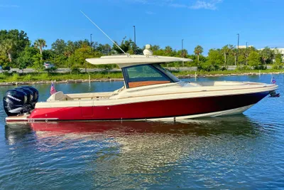 Chris-Craft Calypso 35