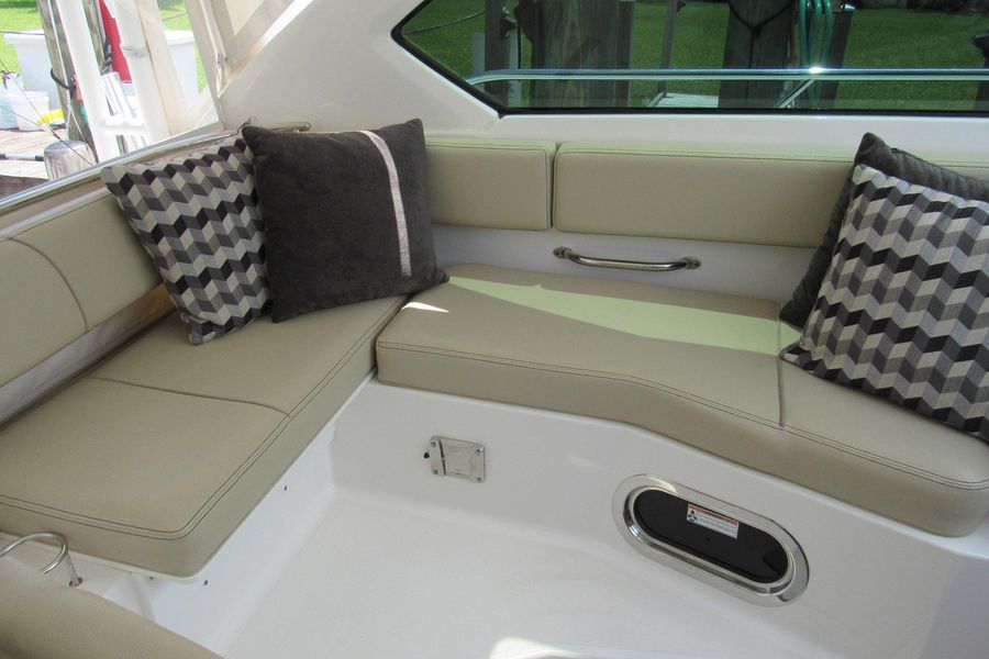 2019 Pursuit OS 325 Offshore