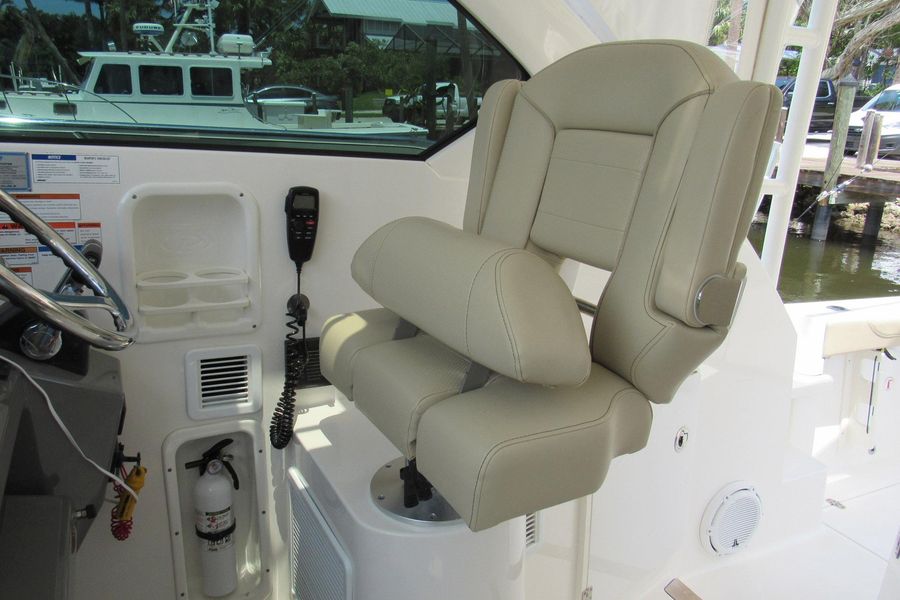 2019 Pursuit OS 325 Offshore