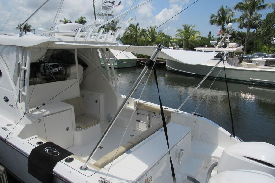 2019 Pursuit OS 325 Offshore