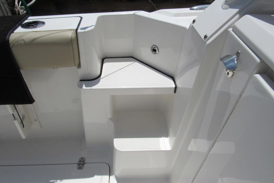 2019 Pursuit OS 325 Offshore