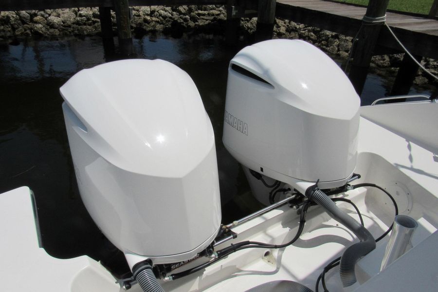 2019 Pursuit OS 325 Offshore
