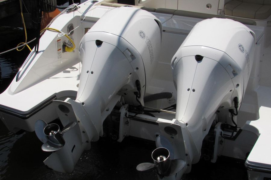 2019 Pursuit OS 325 Offshore