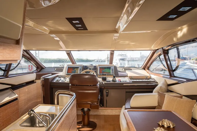 The Real D Yacht Photos Pics 