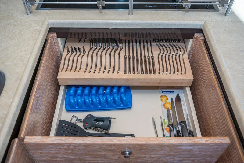 The Real D Yacht Photos Pics 