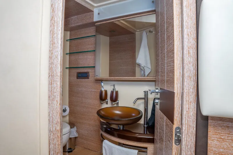 The Real D Yacht Photos Pics 