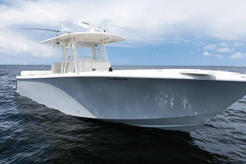  Yacht Photos Pics 2017 SeaVee 370z boat on open water under a clear sky.