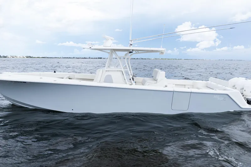  Yacht Photos Pics 2017 SeaVee 370z boat on open water, showcasing sleek design and spacious deck.