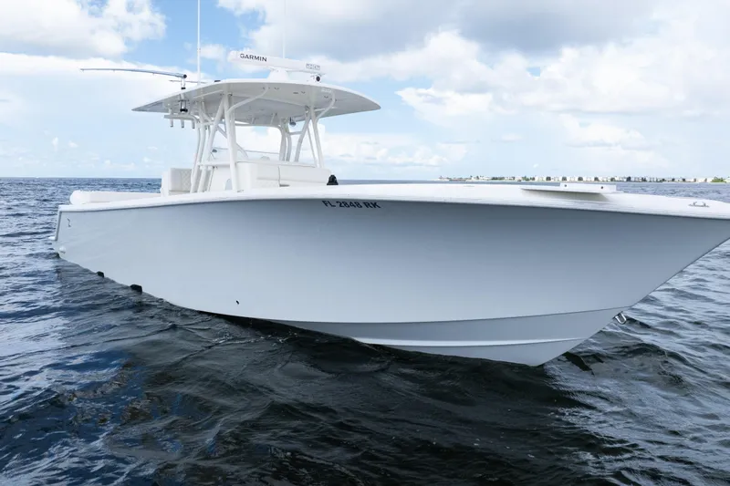  Yacht Photos Pics 2017 SeaVee 370z boat on open water under a cloudy sky.