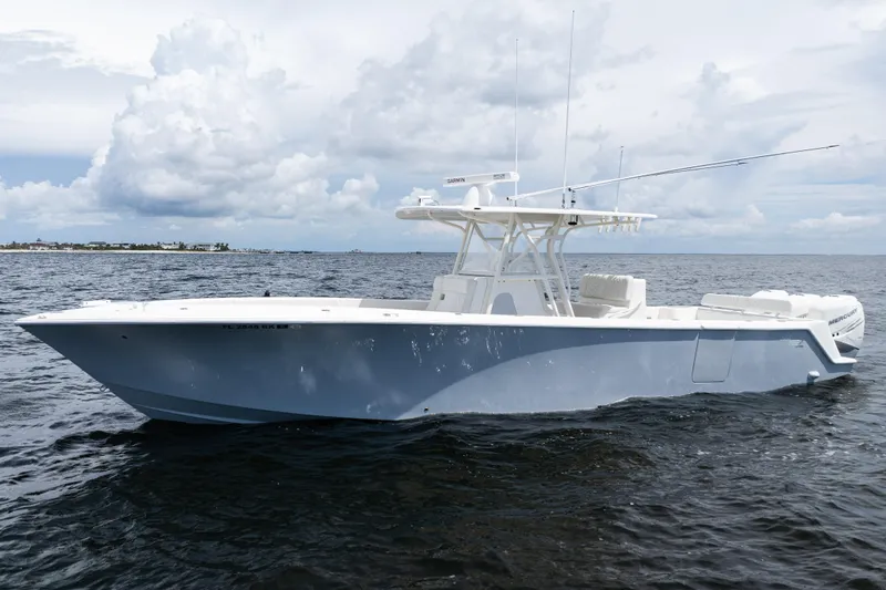  Yacht Photos Pics 2017 SeaVee 370z boat on open water under cloudy sky.