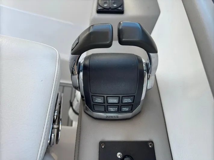 The Good Life Yacht Photos Pics Throttle controls on a 2019 Four Winns H350 boat dashboard.