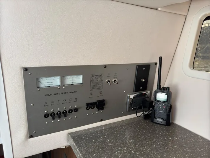 The Good Life Yacht Photos Pics Control panel and radio equipment on 2019 Four Winns H350 boat.