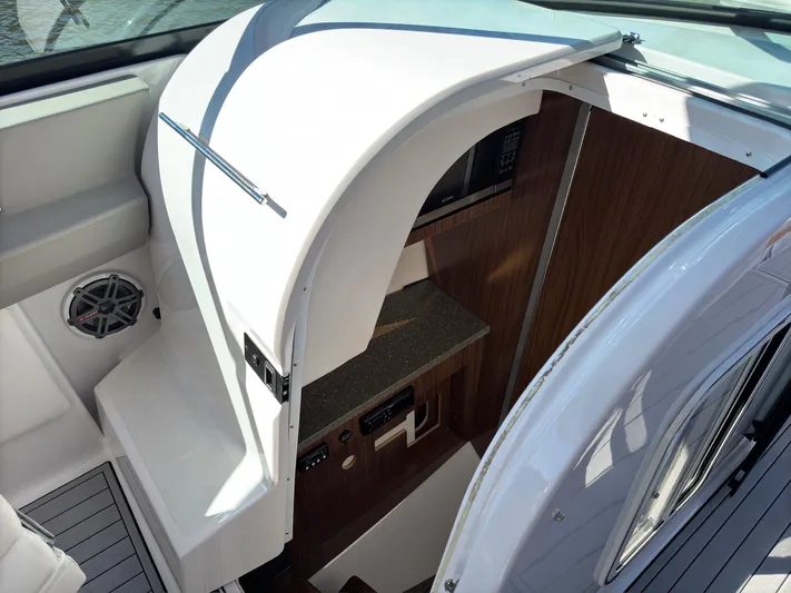 The Good Life Yacht Photos Pics 2019 Four Winns H350 boat interior with sleek design and modern amenities.