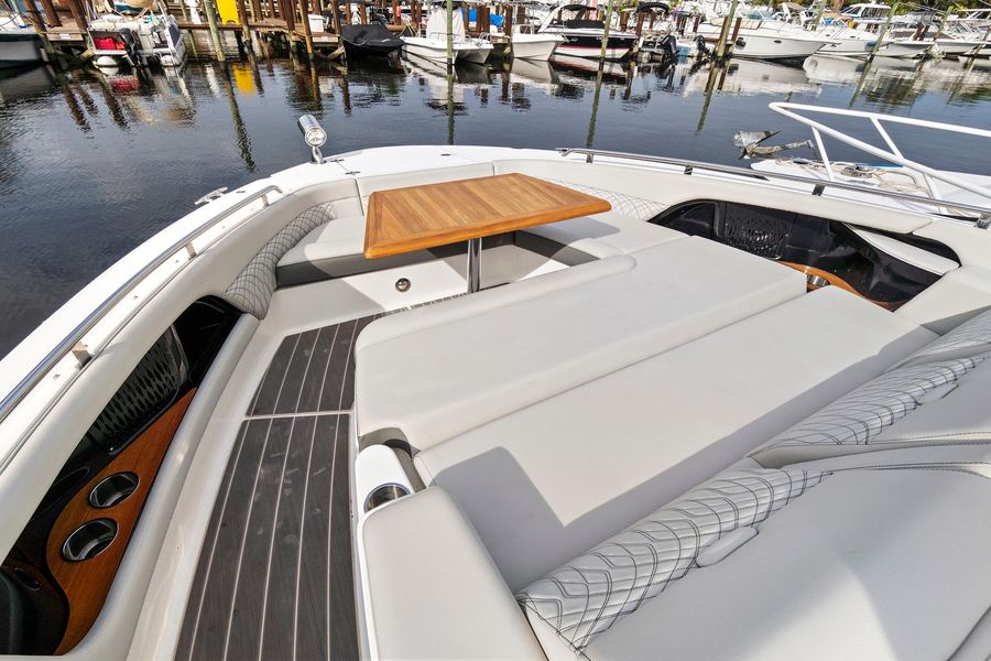 2021 Sea Ray 370 Sundancer