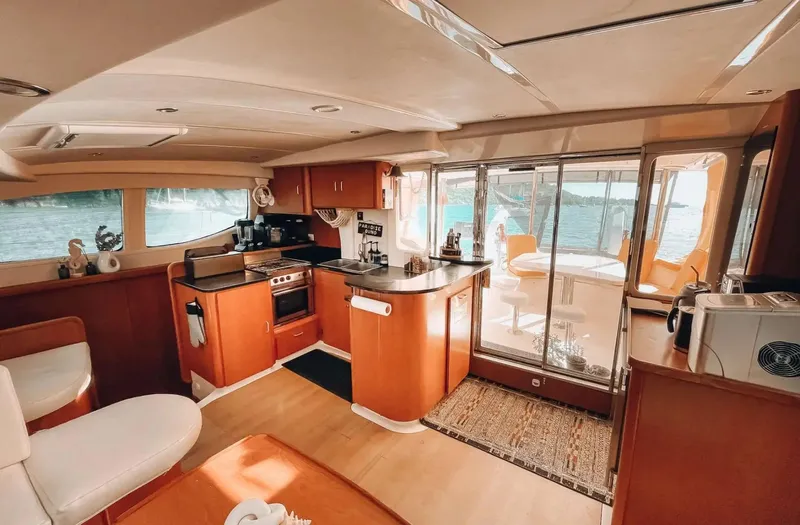  Yacht Photos Pics 2008 Leopard 46