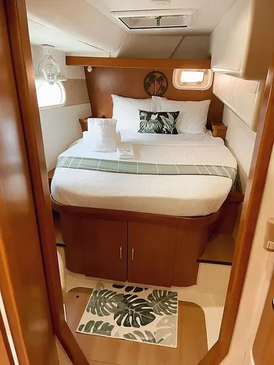  Yacht Photos Pics 2008 Leopard 46