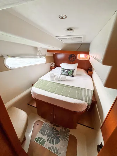  Yacht Photos Pics 2008 Leopard 46