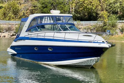 Crownline 350 Sport Yacht