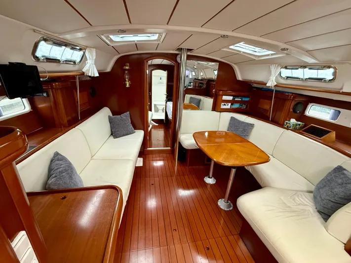 Razzmatazz Yacht Photos Pics 