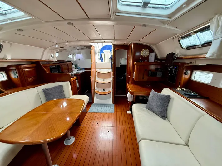 Razzmatazz Yacht Photos Pics 