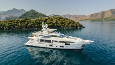 Yacht