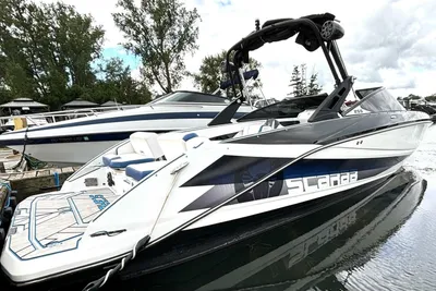Scarab 255 ID Wake
