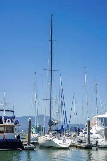 Hasard III Yacht Photos Pics aft view with rig