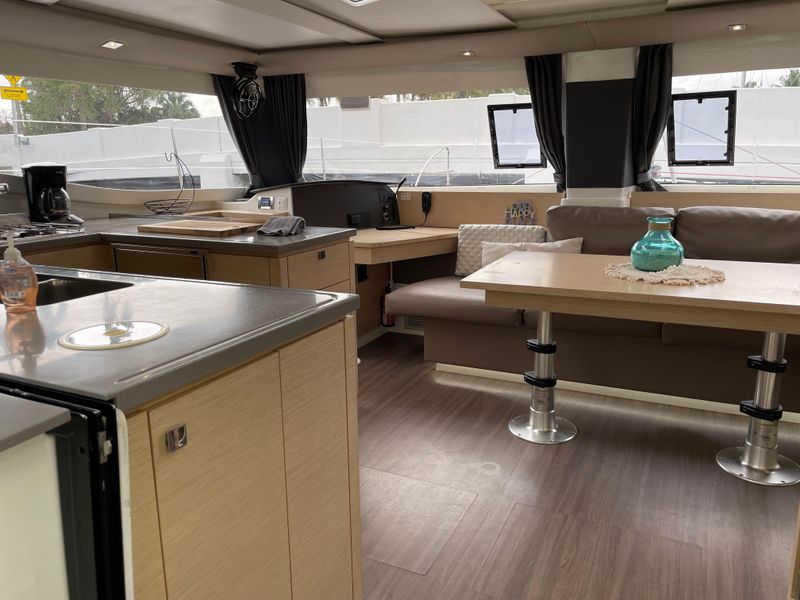 2019 Fountaine Pajot Helia 44 Evolution