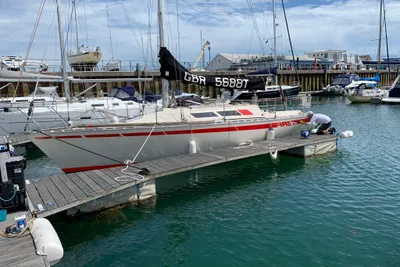 1981 Beneteau First 32.5