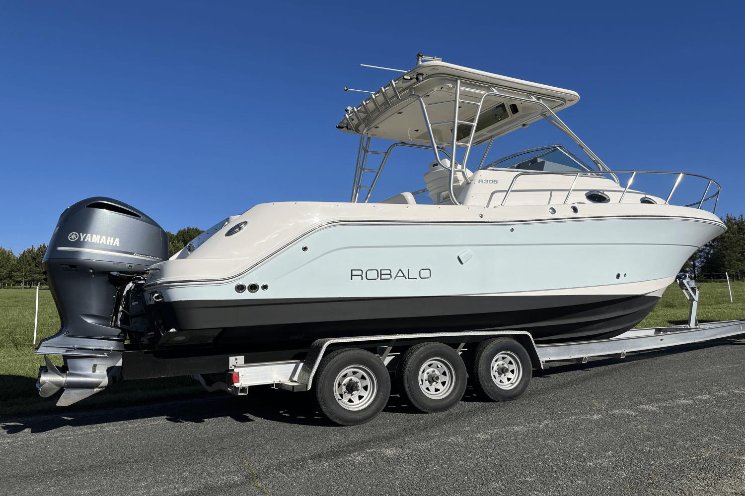 2015 Robalo 305 Robalo Express Cruiser for sale YachtWorld
