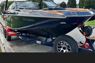 Malibu Wakesetter 24 MXZ