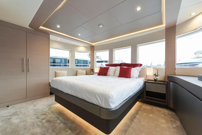  Yacht Photos Pics Manufacturer Provided Image