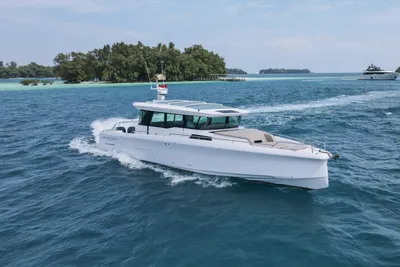 2025 Axopar 45XC Cross Cabin