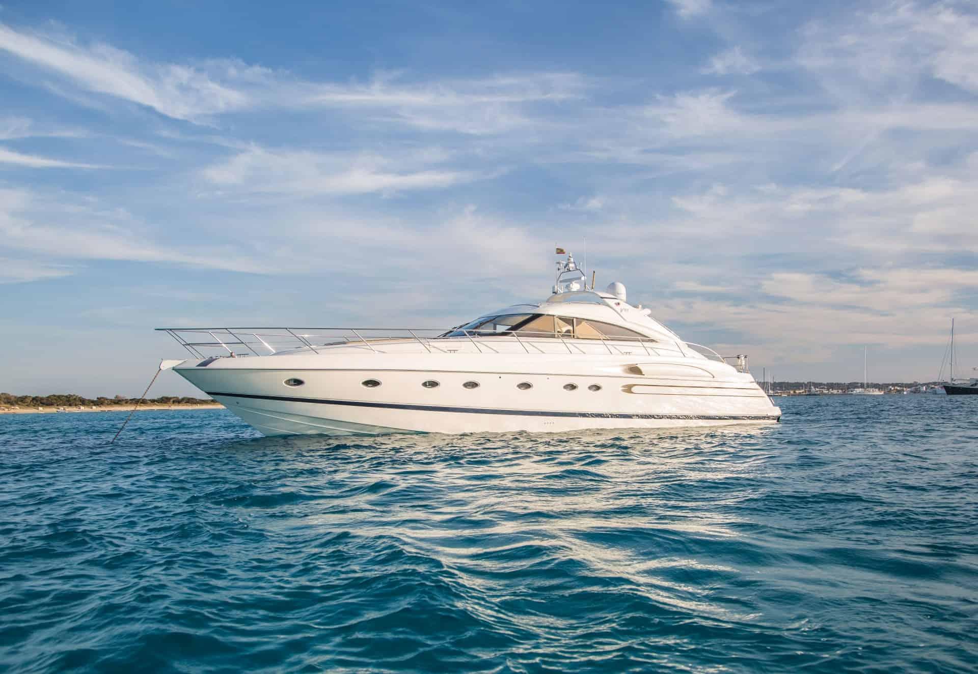 2003 Princess V65 Express Cruiser for sale - YachtWorld