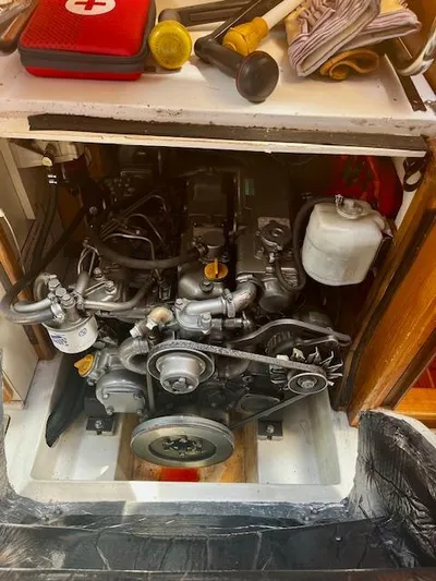 Sail N By Yacht Photos Pics clean as a whistle!