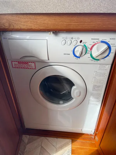 Moon River Yacht Photos Pics 