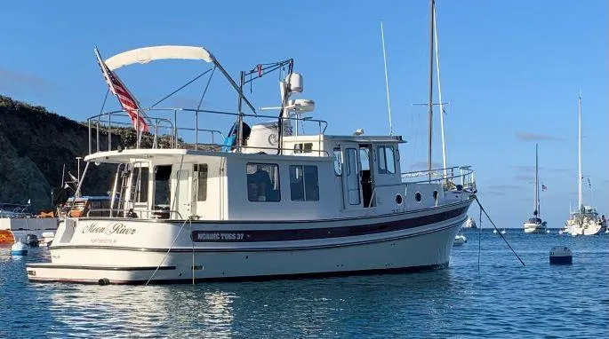 Moon River Yacht Photos Pics 