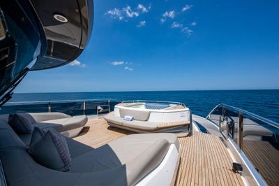Yacht