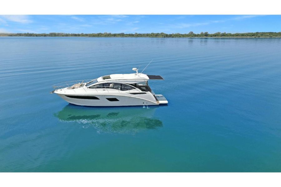 2017 Sea Ray 400 Sundancer