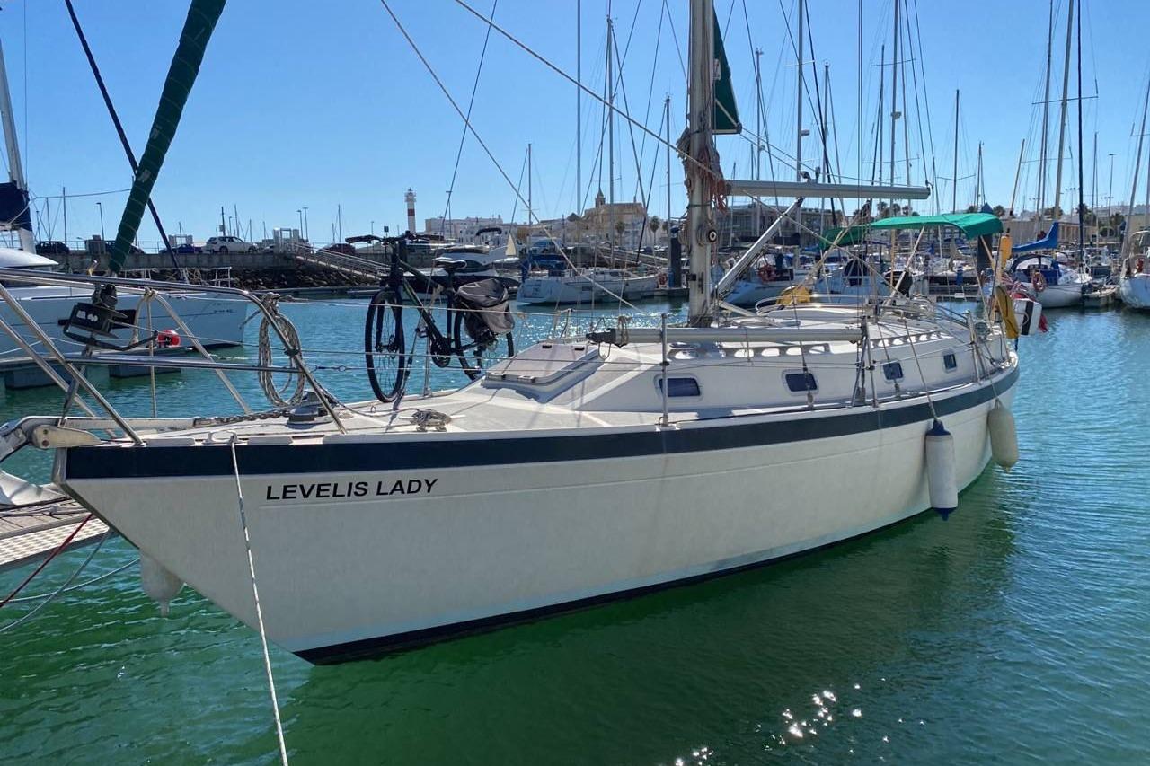 1990 Trident Challenger 35