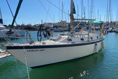 1990 Trident Challenger 35