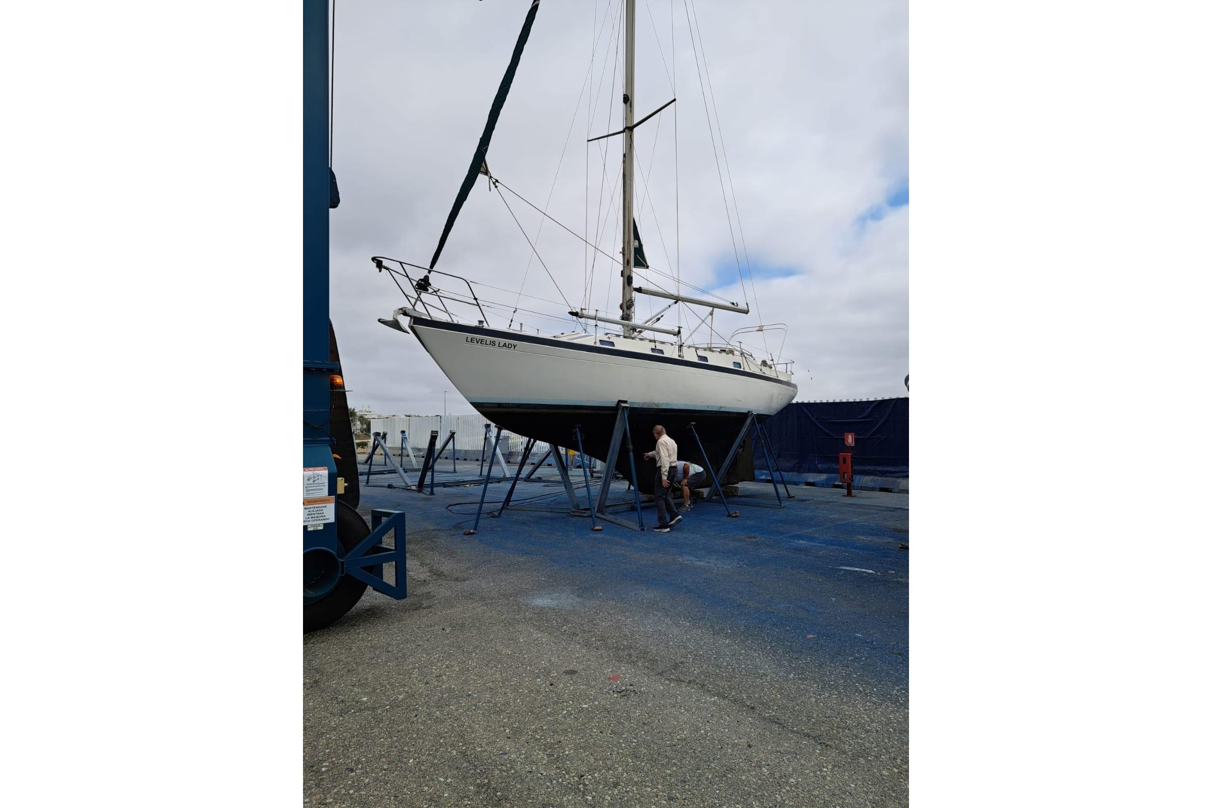 1990 Trident Challenger 35